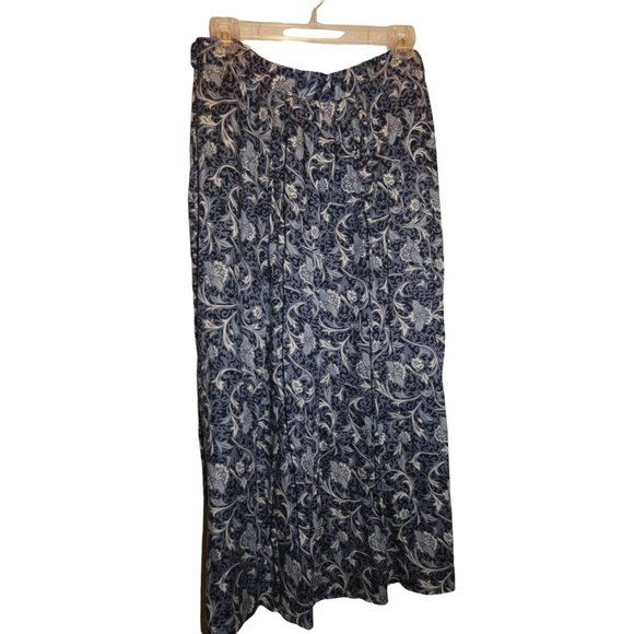 Women's Long Blue with white floral pattern skirt, Pendleton brand, Size 12 - Picture 1 of 4